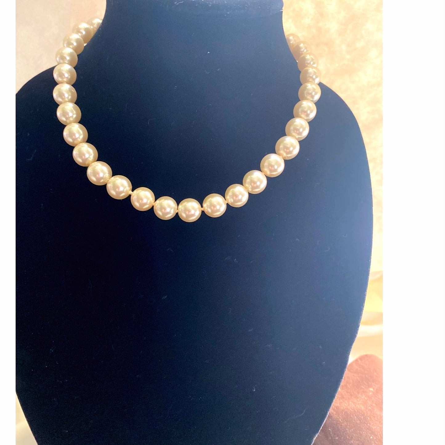 Vintage Peral Necklace with Gold Spring Ring Clasp 18-inch single strand Faux