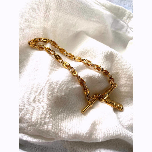 Vintage style Gold Toggle bracelet unique link chain plated gold statement piece