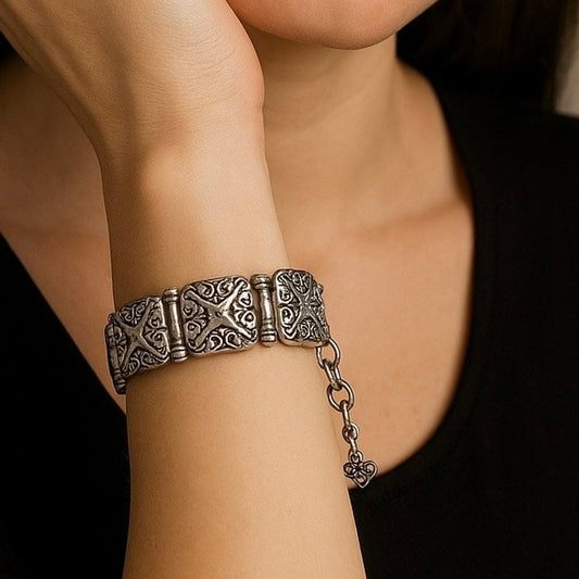 Vintage Bali Silver tone Orange link bracelet with toggle clasp and heart charm