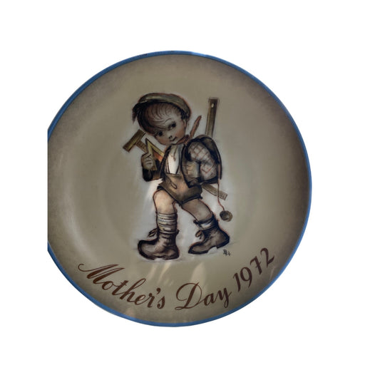 1972 Mother's Day plate bi sister Berta Hummel West Germany