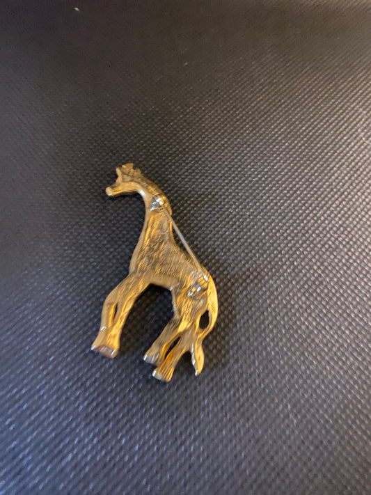 Giraffe pin/brooch gold tone with enameled spots