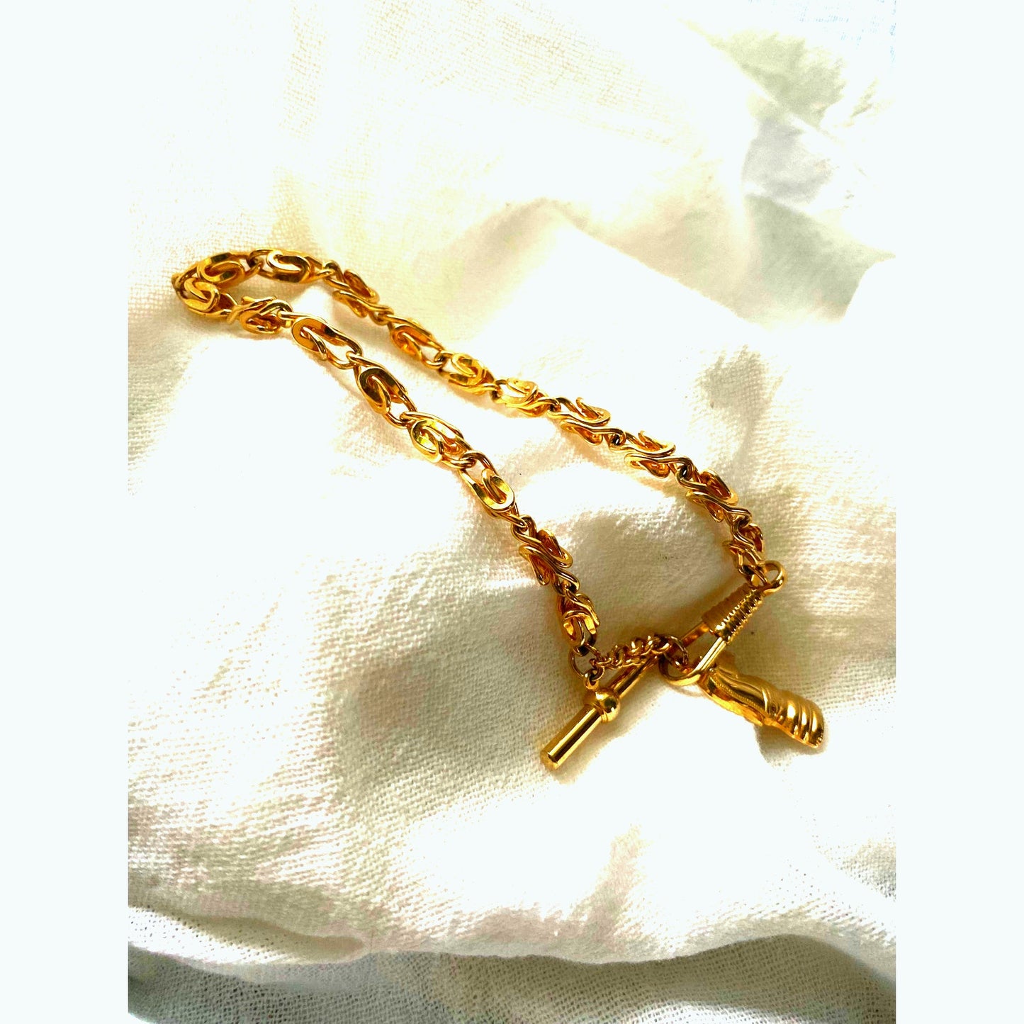 Vintage style Gold Toggle bracelet unique link chain plated gold statement piece