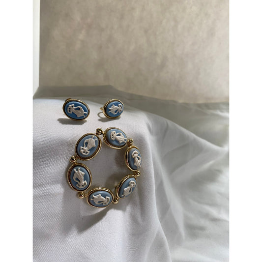 Vintage Long craft Cameo Brooch and earrings clip on
