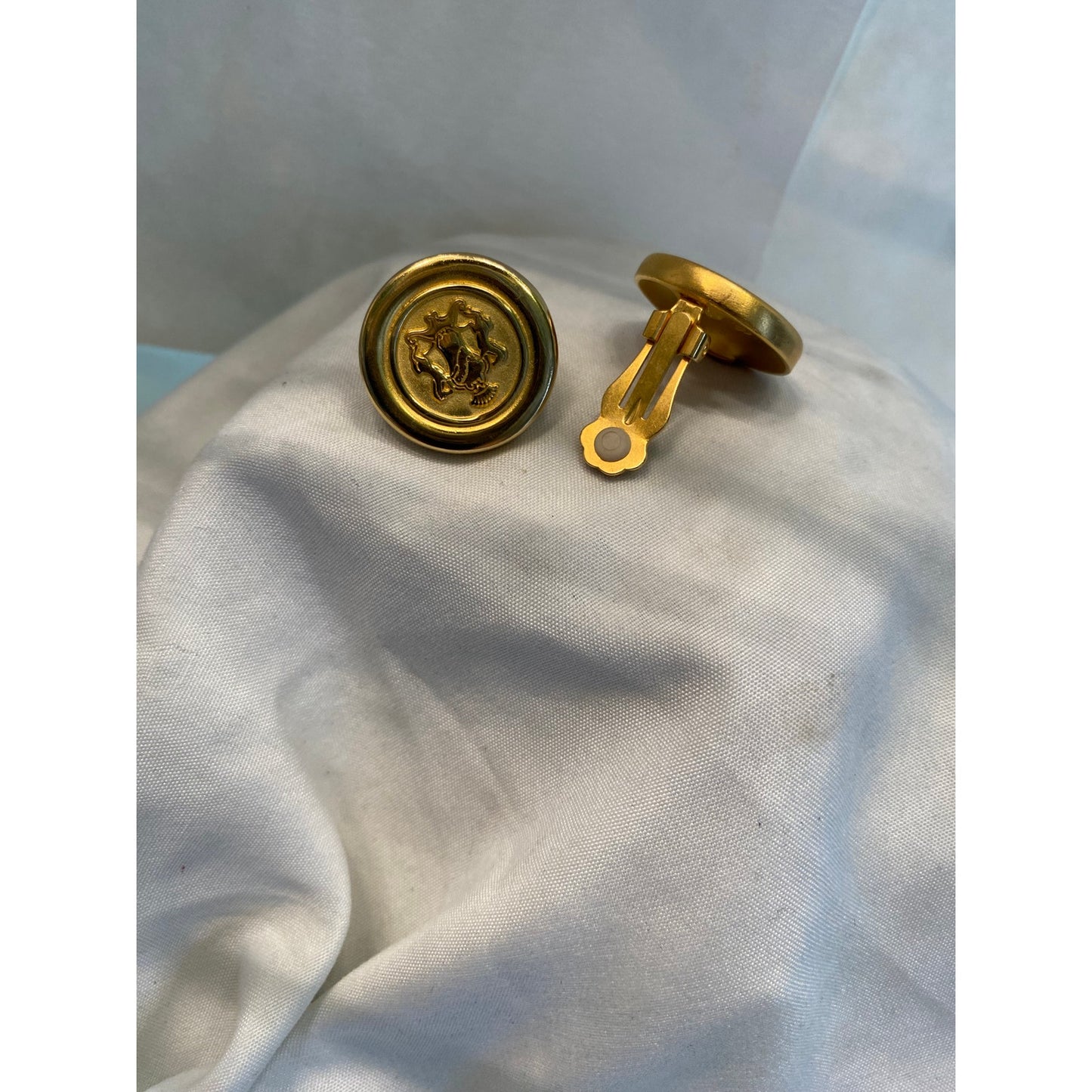 Vintage Gold Crest Button clip on Earrings-Heraldic Design, 1980's Statement jewerly