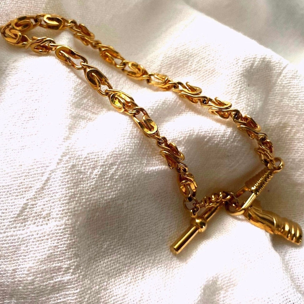 Vintage Gold chain Bracelet with knight Chess Piece charm retro toggle clasp