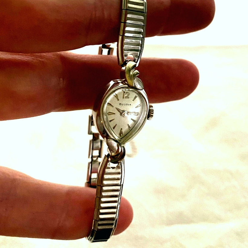 Working Vintage Bulova watch silver expansion band Engraved back classic style