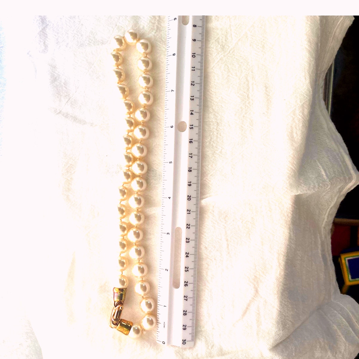 Vintage Faux Peral Necklace with Gold Clasp Classix 18" strand elegant classic