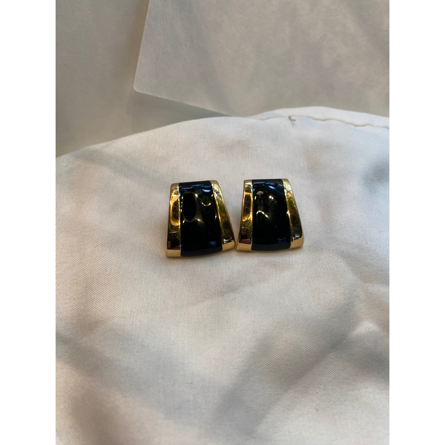 Ann Klien Black enamel gold tone Post Earrings 1980"s stylish elegance 1"x1"