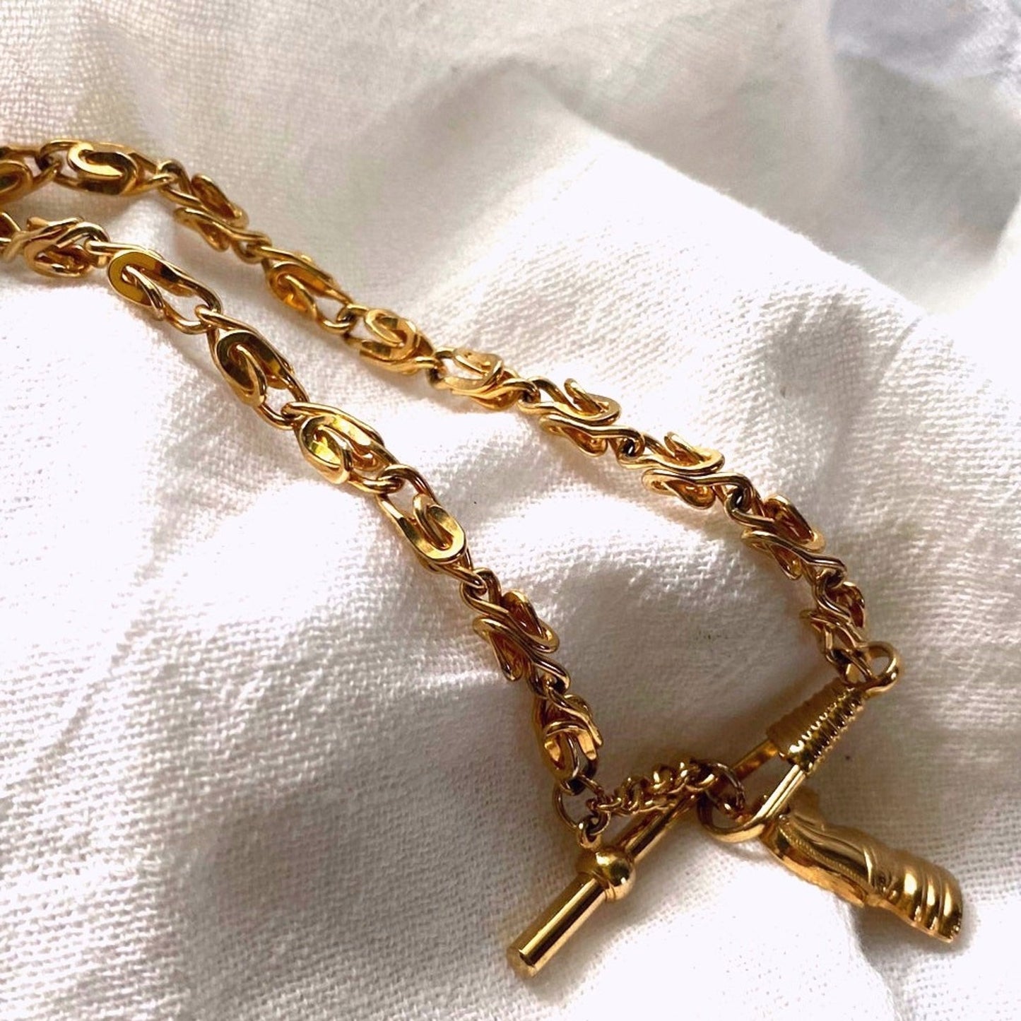 Vintage Gold chain Bracelet with knight Chess Piece charm retro toggle clasp