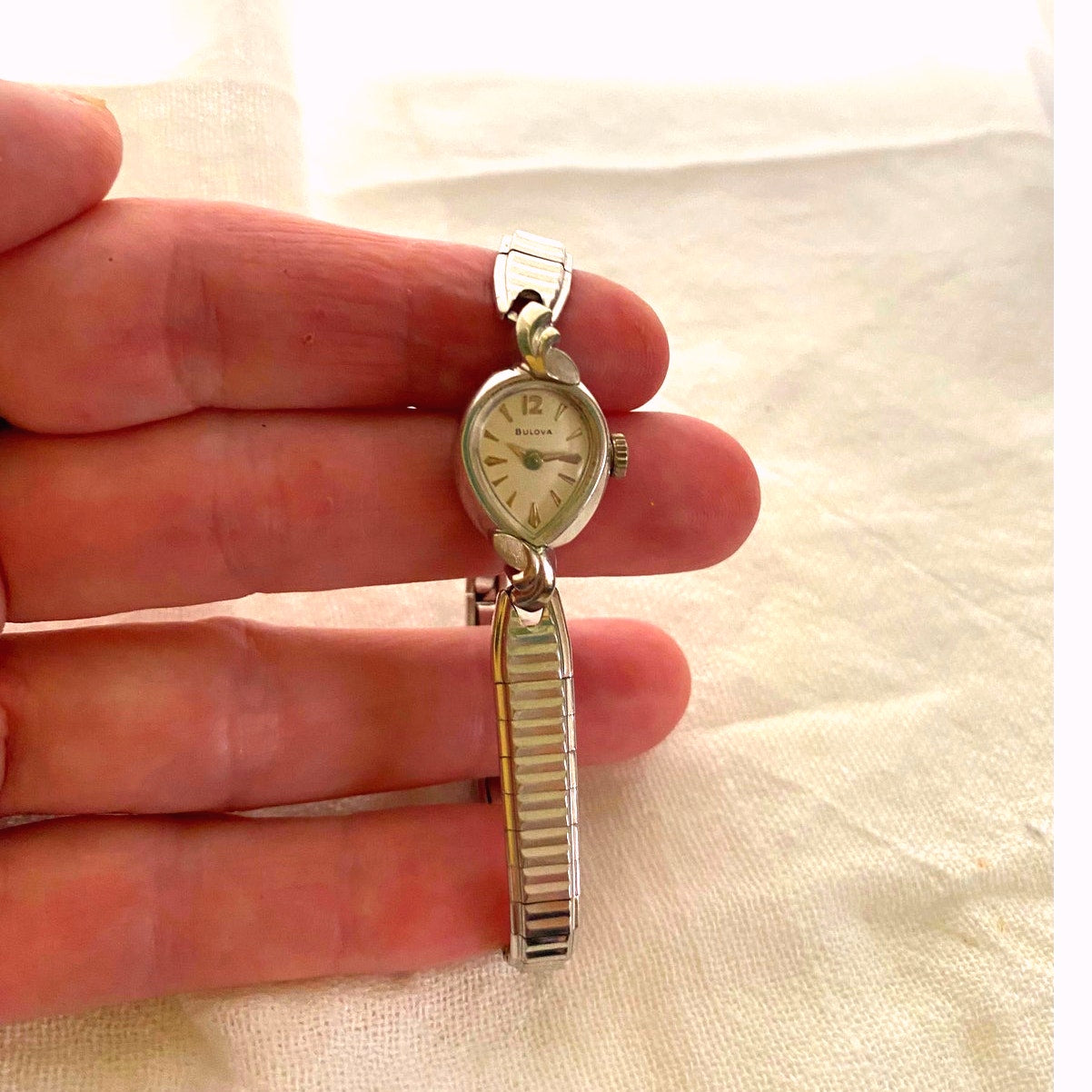 Working Vintage Bulova watch silver expansion band Engraved back classic style