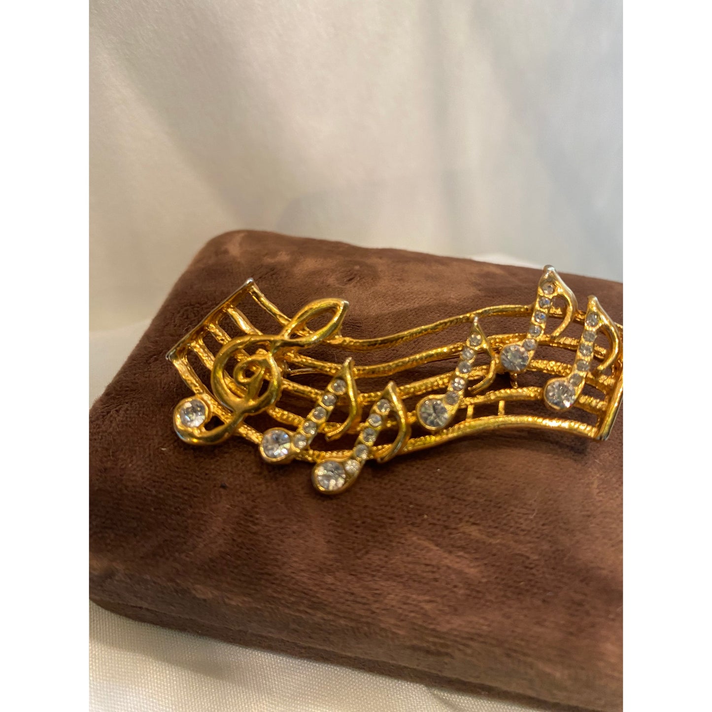 Brooch Bass Clef and musical notes gold tone