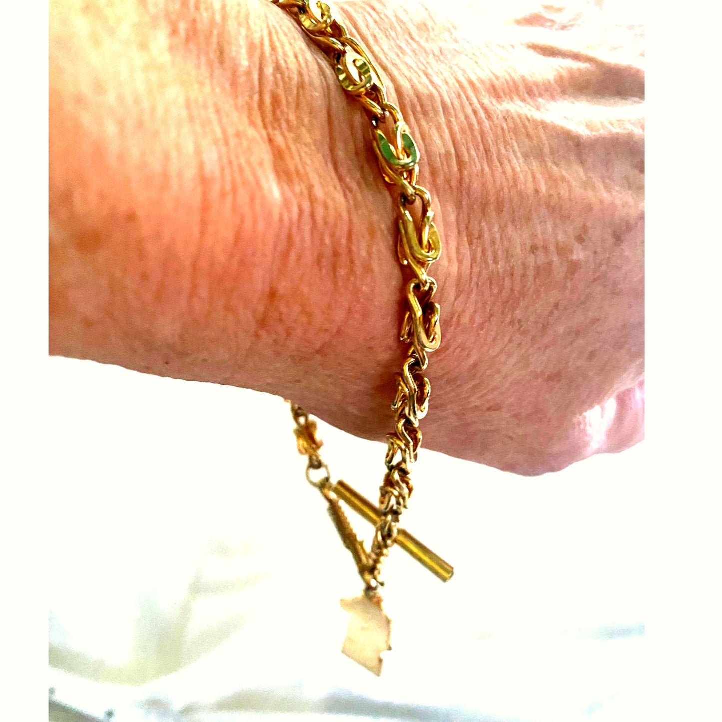 Vintage style Gold Toggle bracelet unique link chain plated gold statement piece