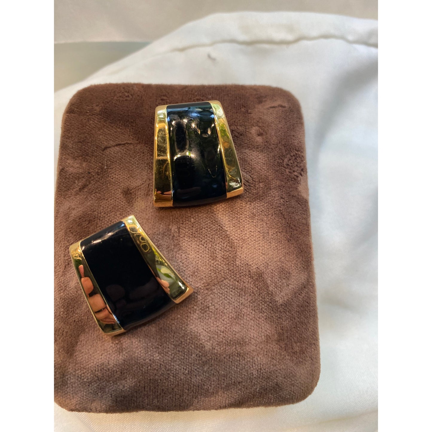 Ann Klien Black enamel gold tone Post Earrings 1980"s stylish elegance 1"x1"