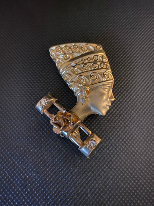 Brooch VTG gold tone Egyptian queen Nefertiti brooch pin