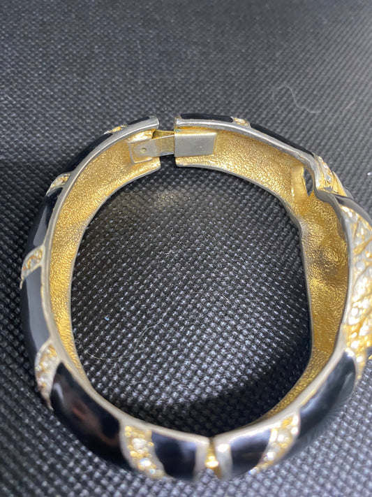 Giorgio Vintage Panther black enamel & gold tone hinge bracelet