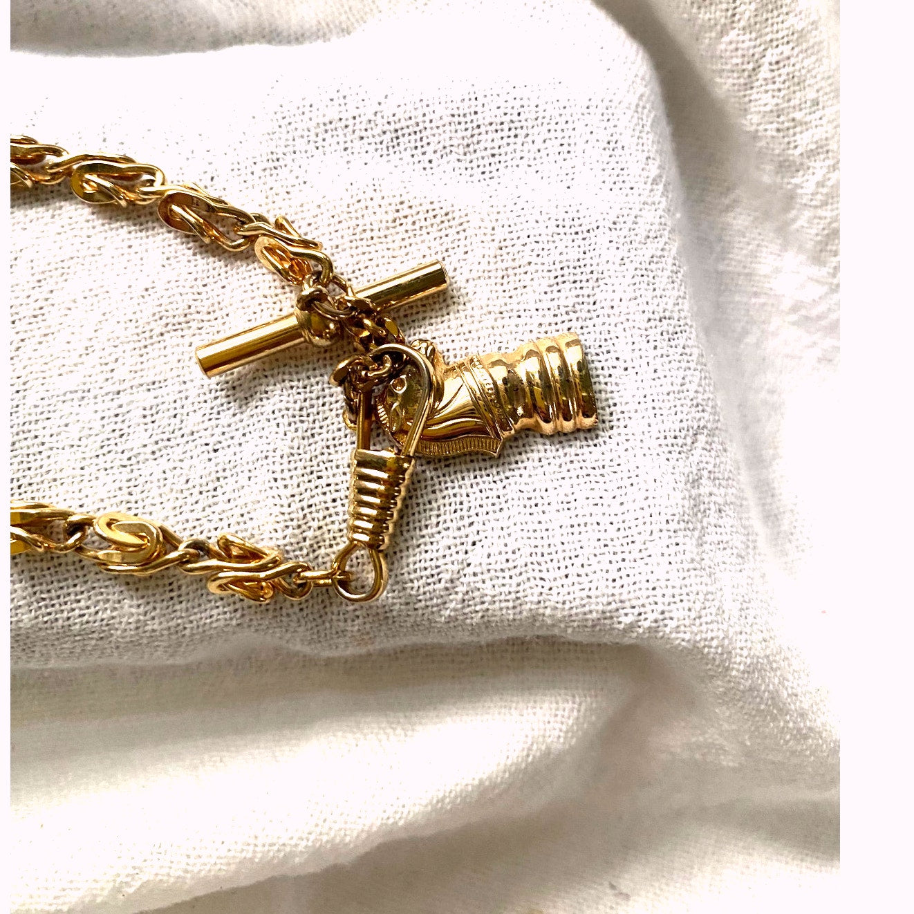 Vintage style Gold Toggle bracelet unique link chain plated gold statement piece
