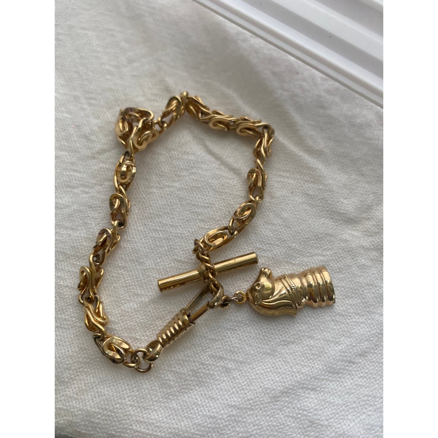 Vintage Gold chain Bracelet with knight Chess Piece charm retro toggle clasp