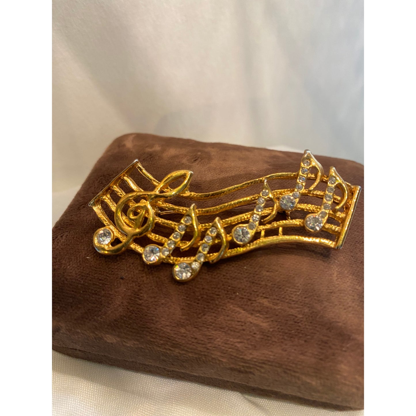 Brooch Bass Clef and musical notes gold tone