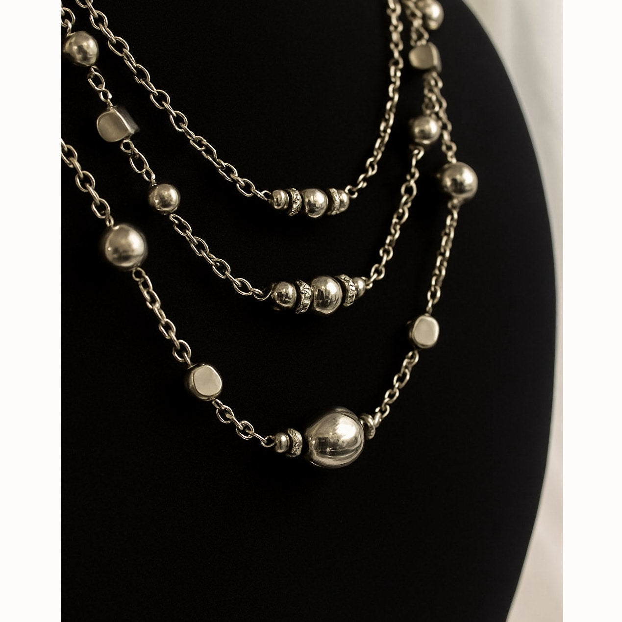 Vintage Layered Silverstone Beaded Necklace Multi strand Retro 80 elegant