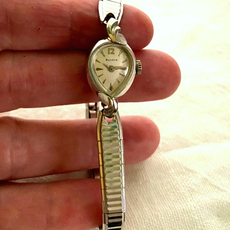 Working Vintage Bulova watch silver expansion band Engraved back classic style