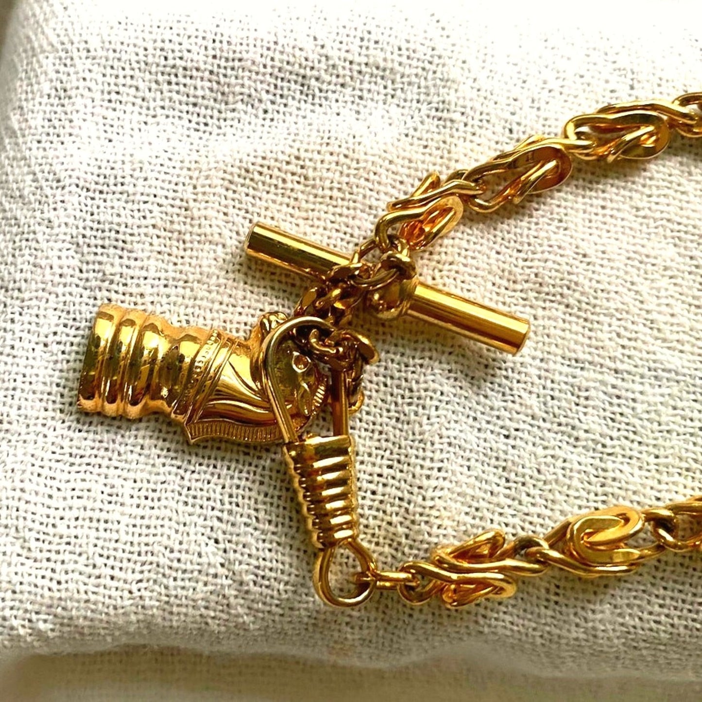 Vintage Gold chain Bracelet with knight Chess Piece charm retro toggle clasp